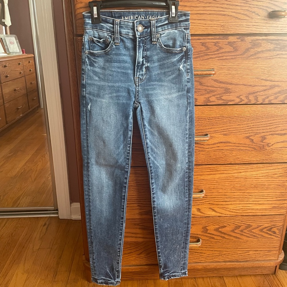 AMERICAN EAGLE HIGH-WAIST SKINNY JEANS